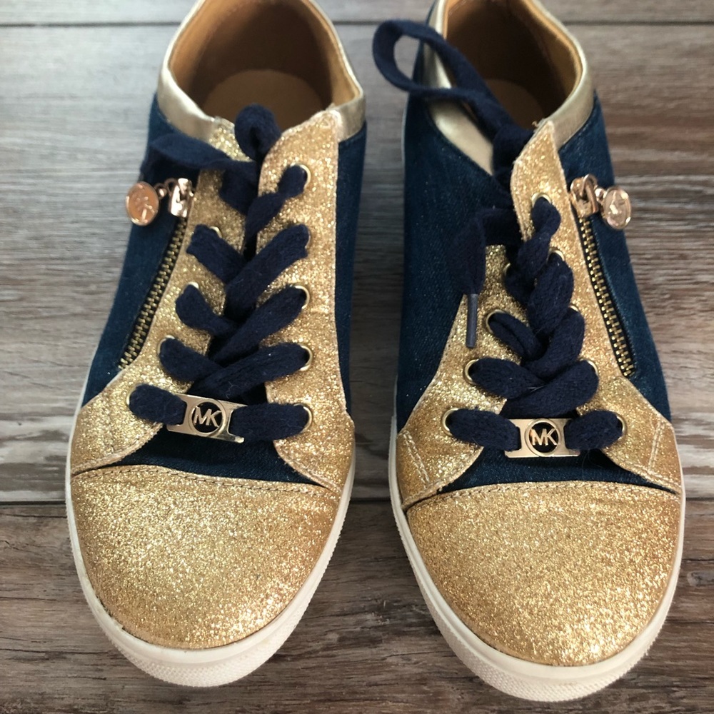 Michael Kors Malaga. Color Navy blue & Gold. Size 4